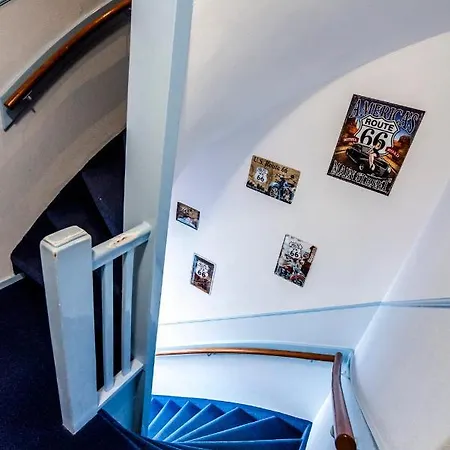 Sixtysix בית הארחה 4*